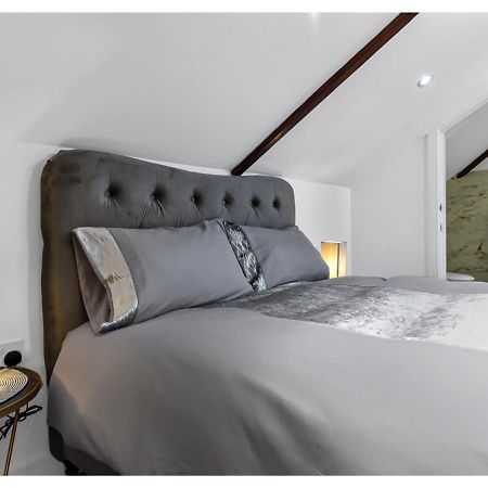 Апартаменты Sleek And Modern Studio With Minimalist Vibe Челмсфорд Экстерьер фото
