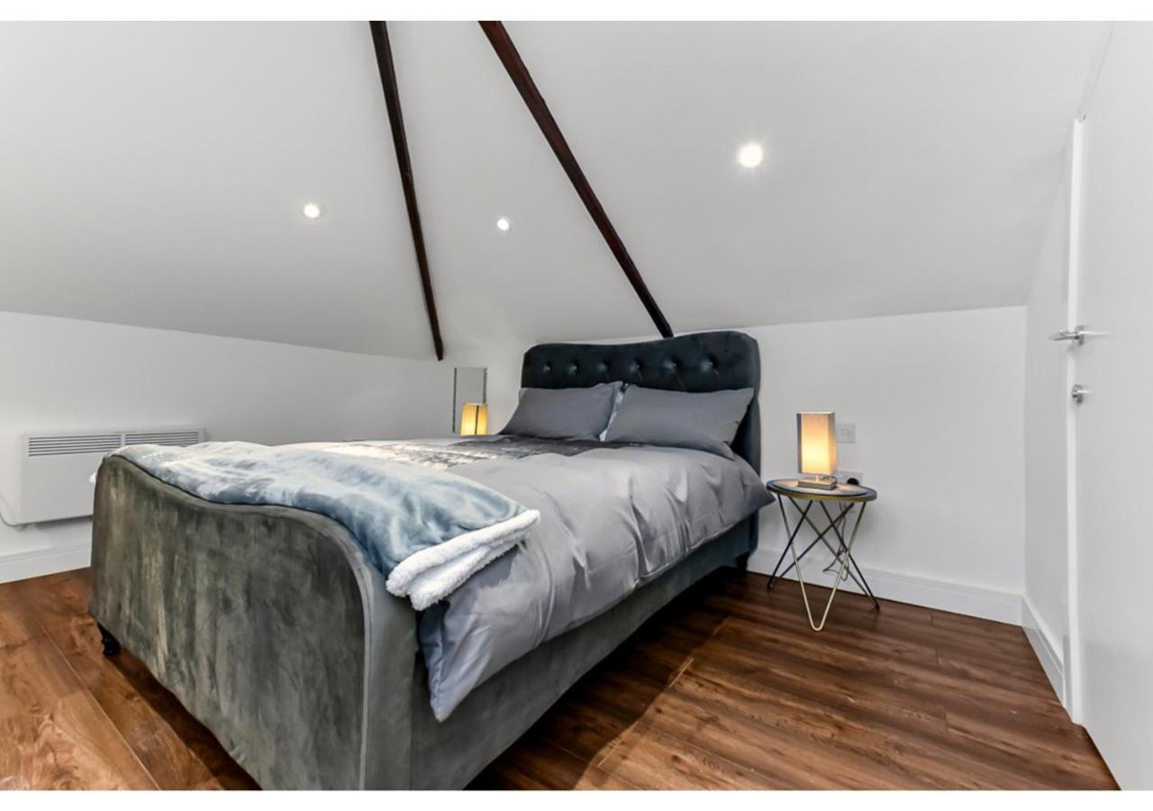 Апартаменты Sleek And Modern Studio With Minimalist Vibe Челмсфорд Экстерьер фото