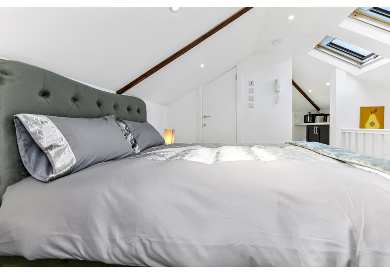 Апартаменты Sleek And Modern Studio With Minimalist Vibe Челмсфорд Экстерьер фото