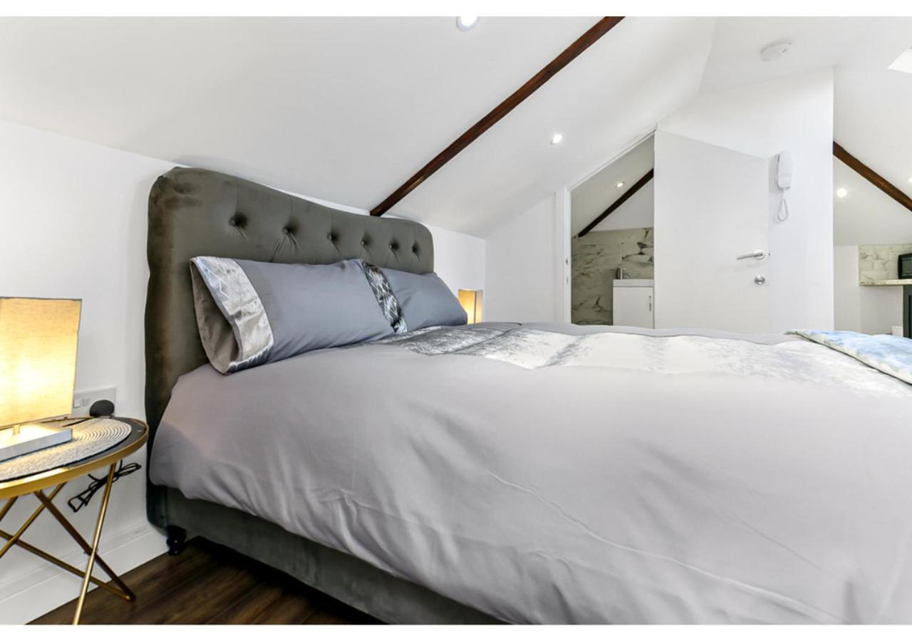 Апартаменты Sleek And Modern Studio With Minimalist Vibe Челмсфорд Экстерьер фото
